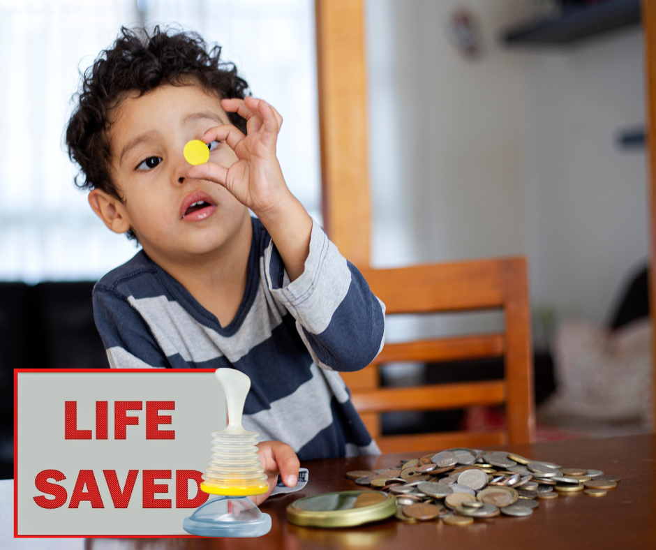 Il bambino di 2 anni soffoca con le monete I colpi alla schiena falliscono  e LifeVac gli salva la vita - LifeVac Europe Ltd